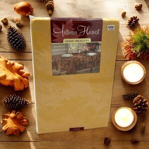 Brownstone Gallery Wheat Damask Poinsetta Rnd 70” Tablecloth Linens n Things VTG